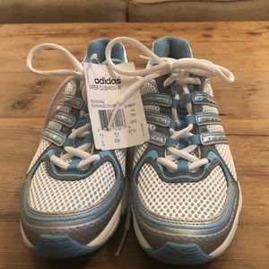 NWT Adidas Light Blue Viper Cushion Running Shoe, Size 6